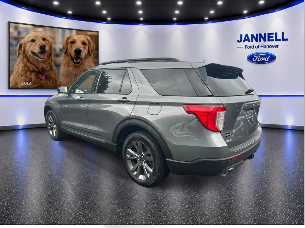 Used 2023 Ford Explorer XLT w/ Equipment Group 202A AWD/4WD image 8