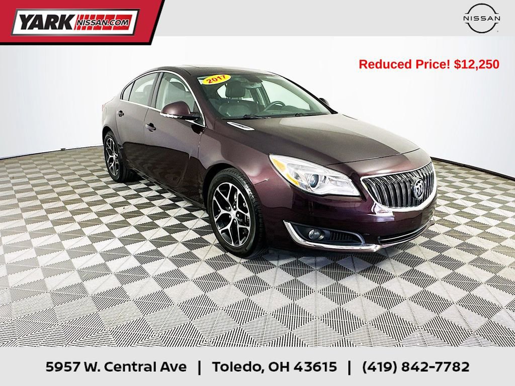 Used 2017 Buick Regal Sport Touring FWD image 1