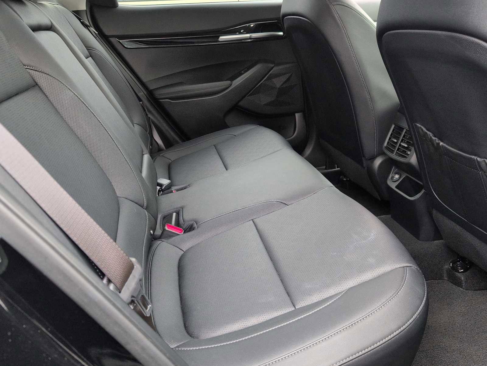 Used 2023 Kia Seltos SX w/ SX Sunroof Package image 21