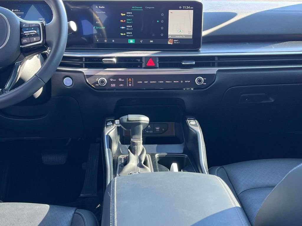 Certified 2025 Kia Sorento S w/ Panoramic Sunroof Package image 4