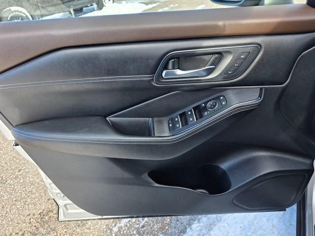 Used 2023 Nissan Rogue SL w/ SL Premium Package AWD/4WD image 25