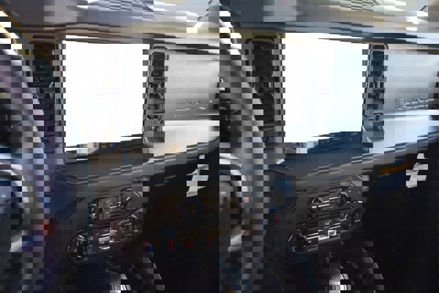 New 2025 Ford Bronco Badlands image 9