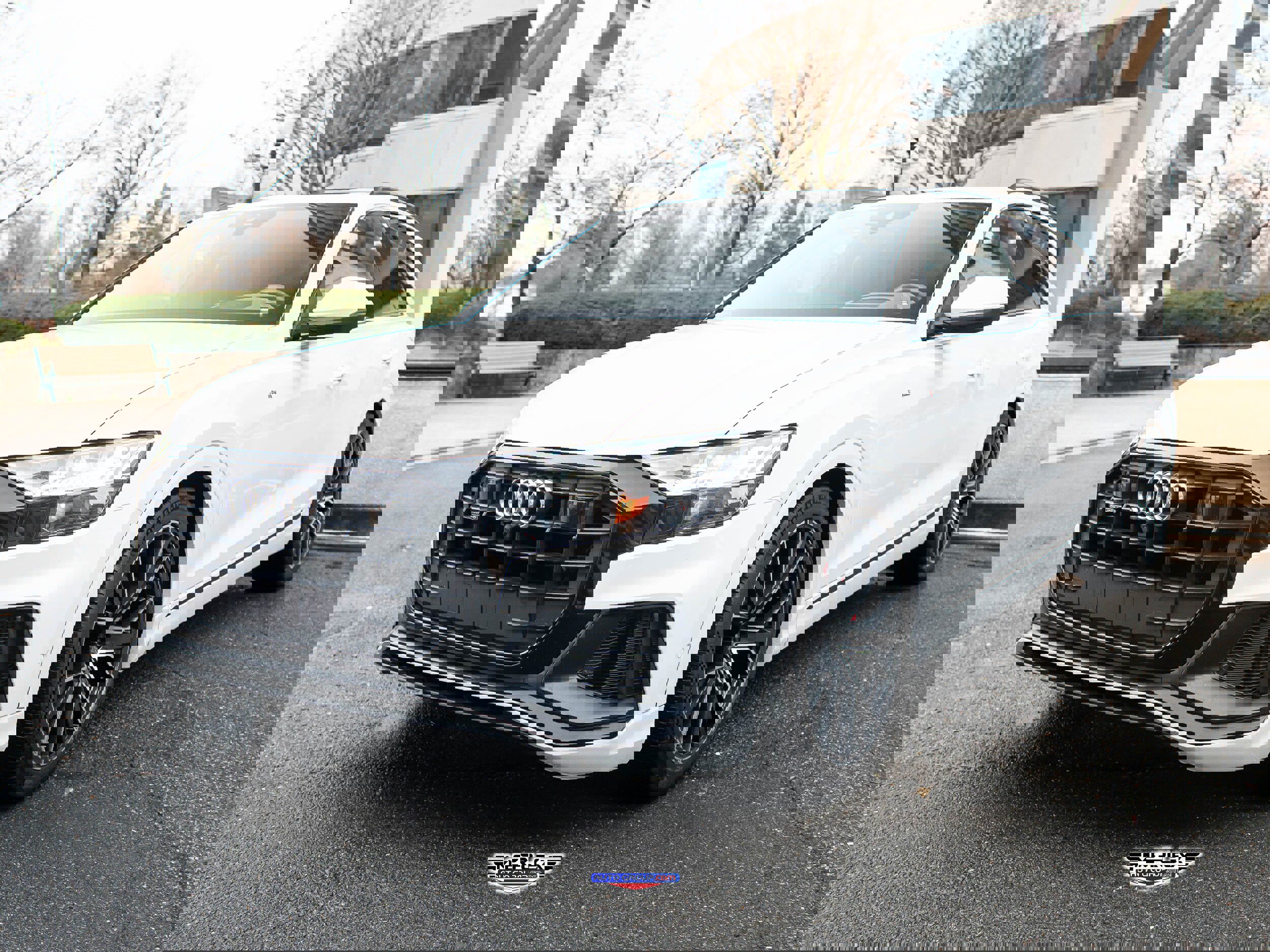 Used 2021 Audi Q8 Prestige w/ Prestige Package image 3