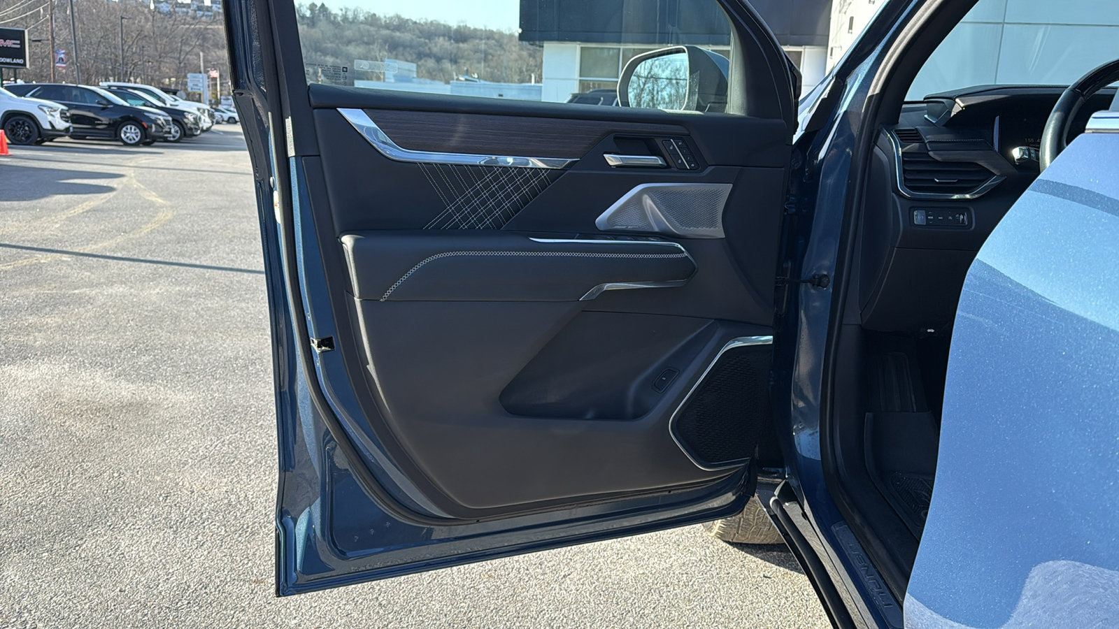 Certified 2024 GMC Acadia Denali w/ Super Cruise Package image 12