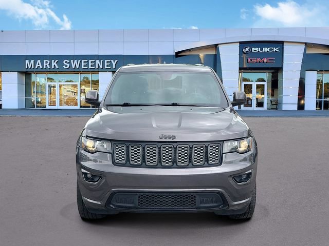 Used 2019 Jeep Grand Cherokee Altitude AWD/4WD image 2