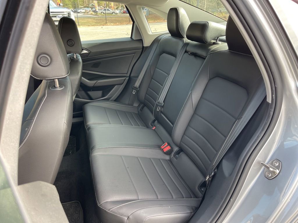 Used 2023 Volkswagen Jetta SE FWD image 19