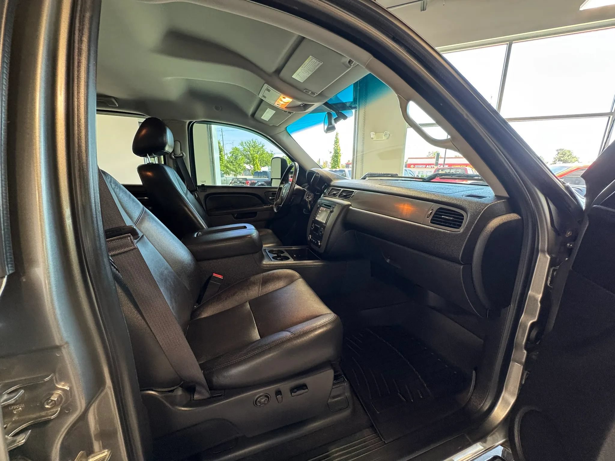 Used 2013 Chevrolet Silverado 2500 LTZ AWD/4WD image 23