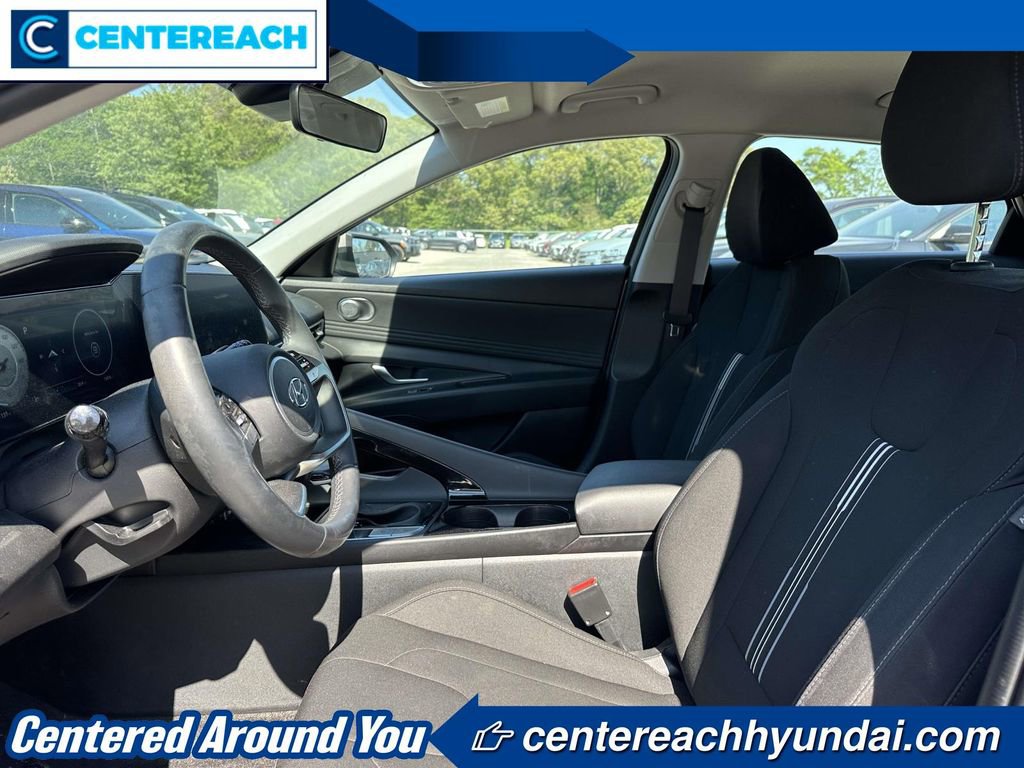 Used 2023 Hyundai Elantra SEL w/ Convenience Package FWD image 12