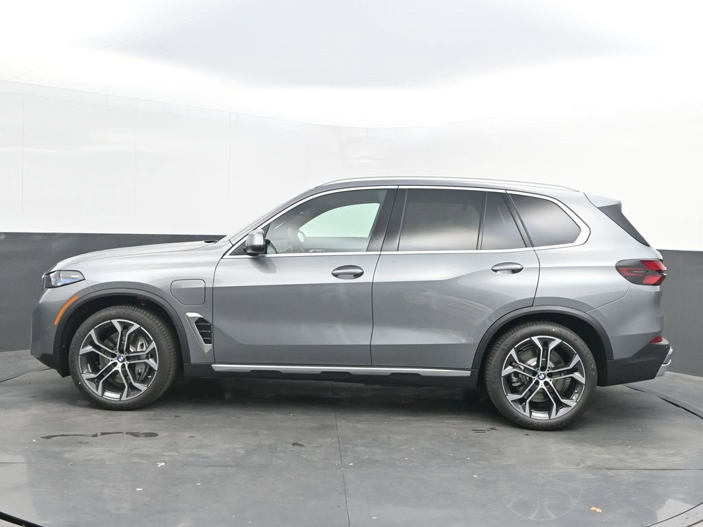 Used 2026 BMW X5 xDrive50e w/ Premium Package image 4