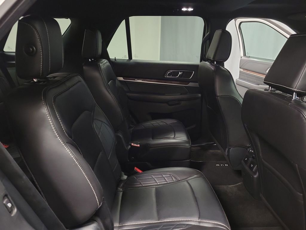 Used 2018 Ford Explorer Platinum AWD/4WD image 25