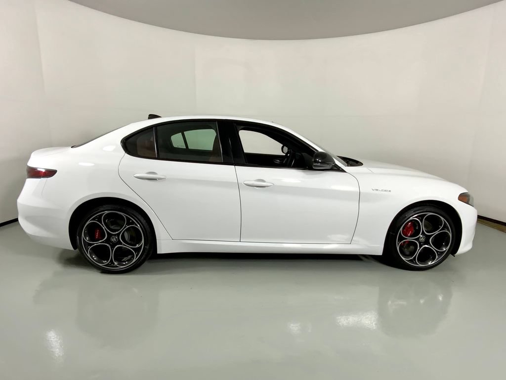 New 2026 Alfa Romeo Giulia AWD image 3