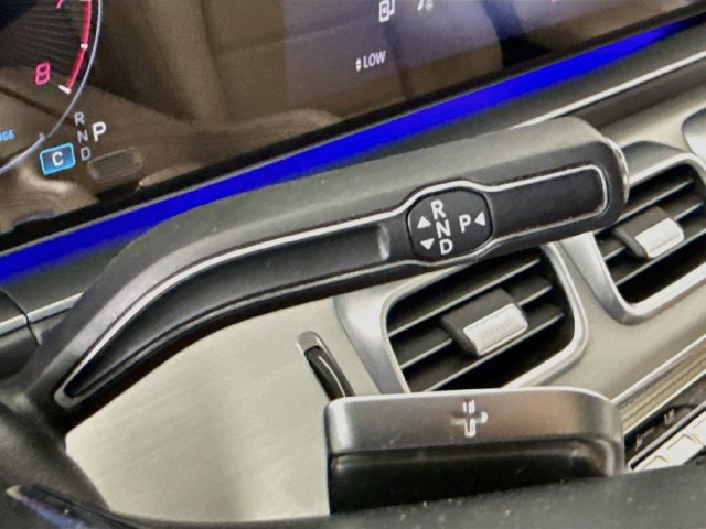 Used 2024 Mercedes-Benz GLE 350 4MATIC image 17