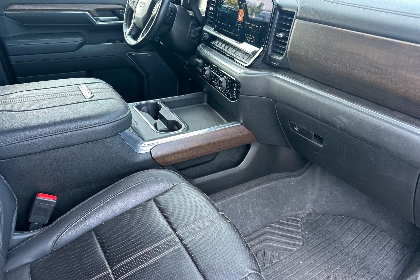 Used 2024 Chevrolet Silverado 2500 High Country w/ High Country Premium Package AWD/4WD image 19