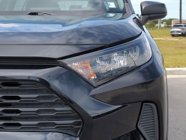 Used 2020 Toyota RAV4 LE FWD image 12