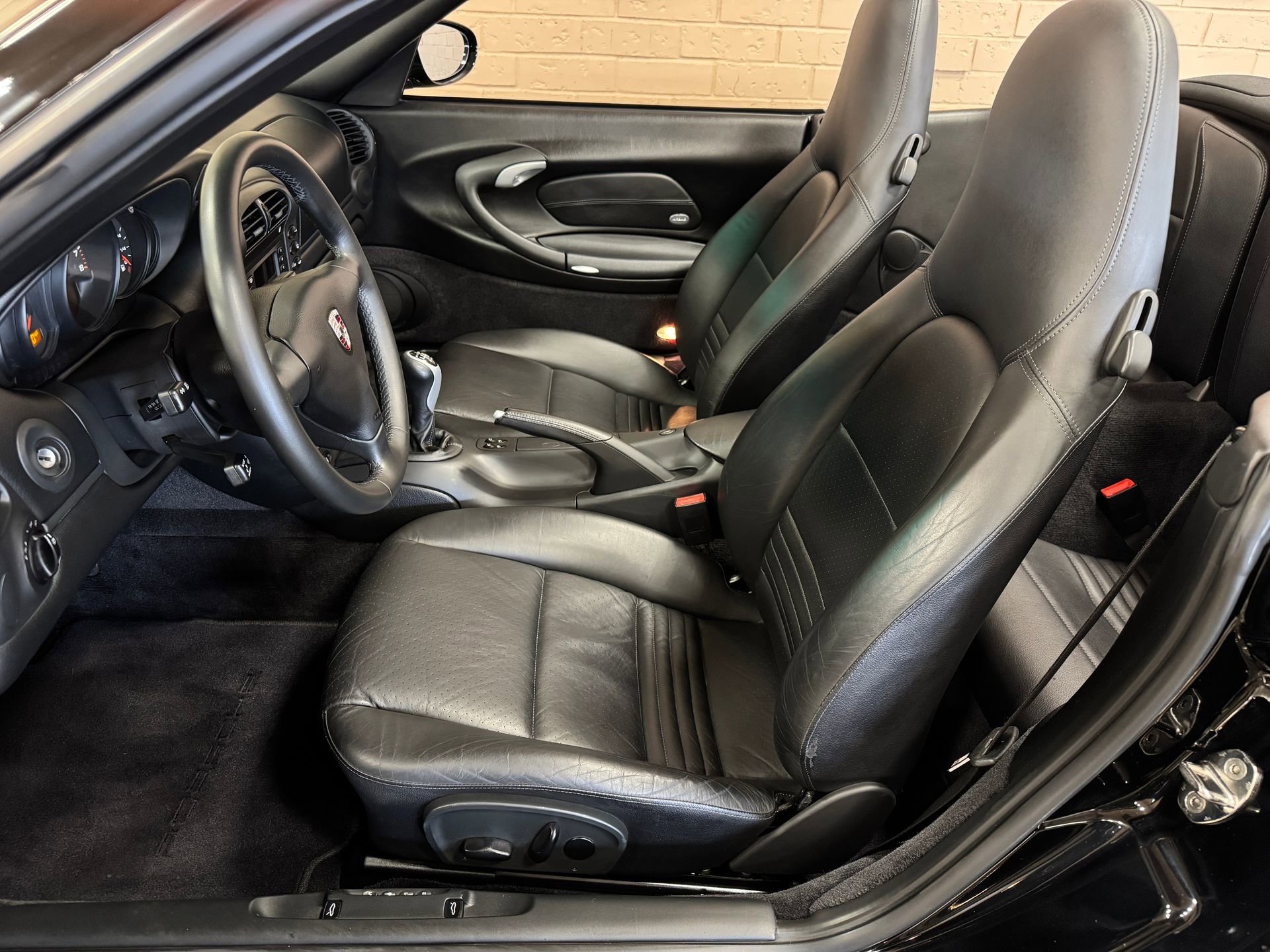 Used 2003 Porsche 911 Carrera RWD image 34