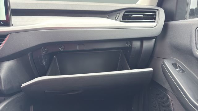 Used 2025 Ford Escape Platinum image 23