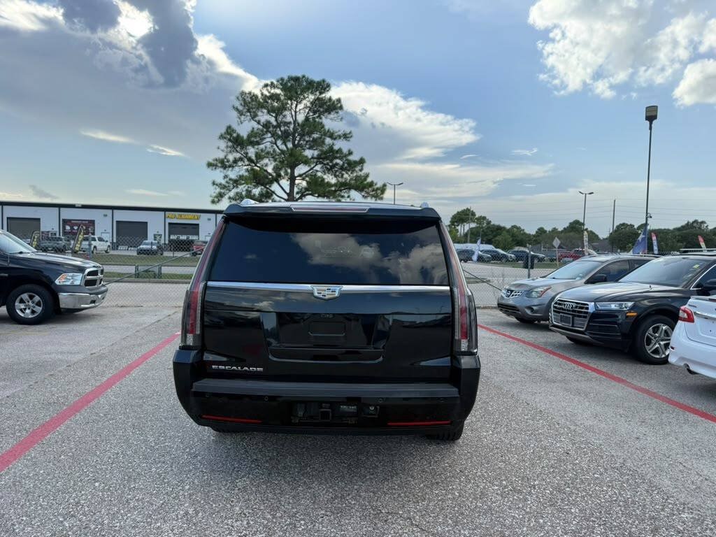 Used 2017 Cadillac Escalade ESV Premium Luxury AWD/4WD image 14