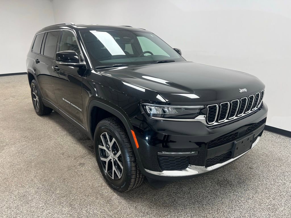 Used 2024 Jeep Grand Cherokee L Limited image 17