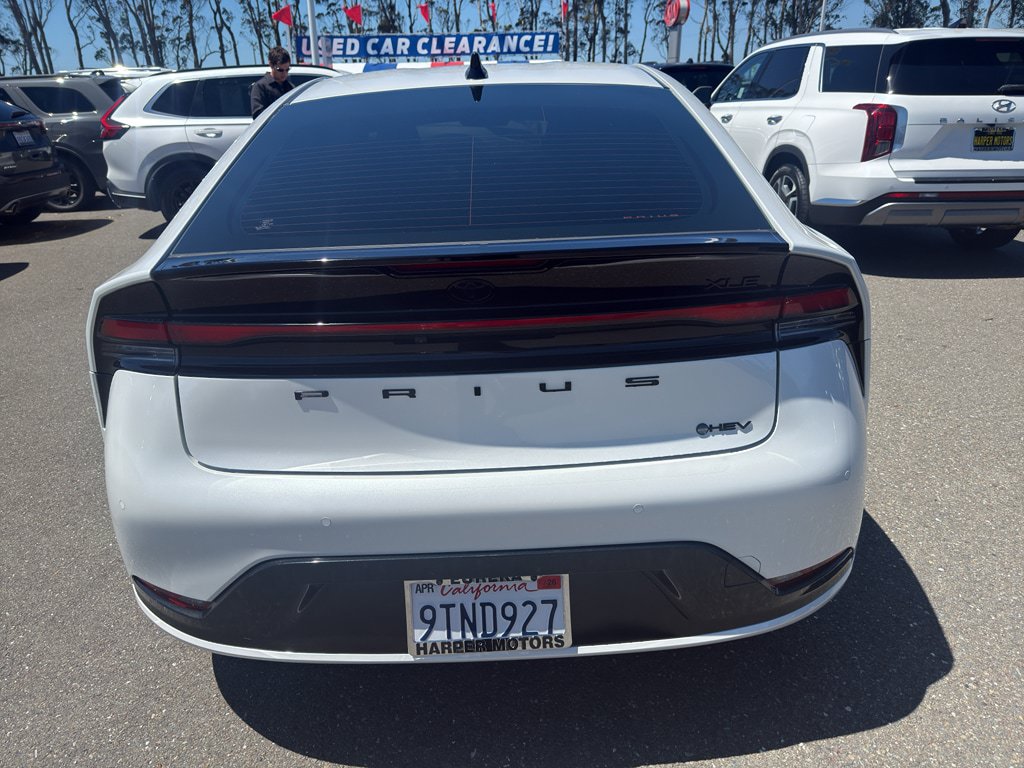 Used 2025 Toyota Prius FWD image 4