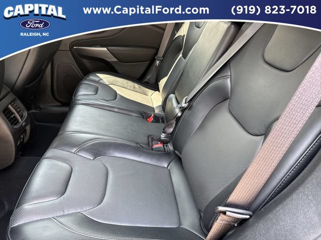 Used 2022 Jeep Cherokee Limited AWD/4WD image 18
