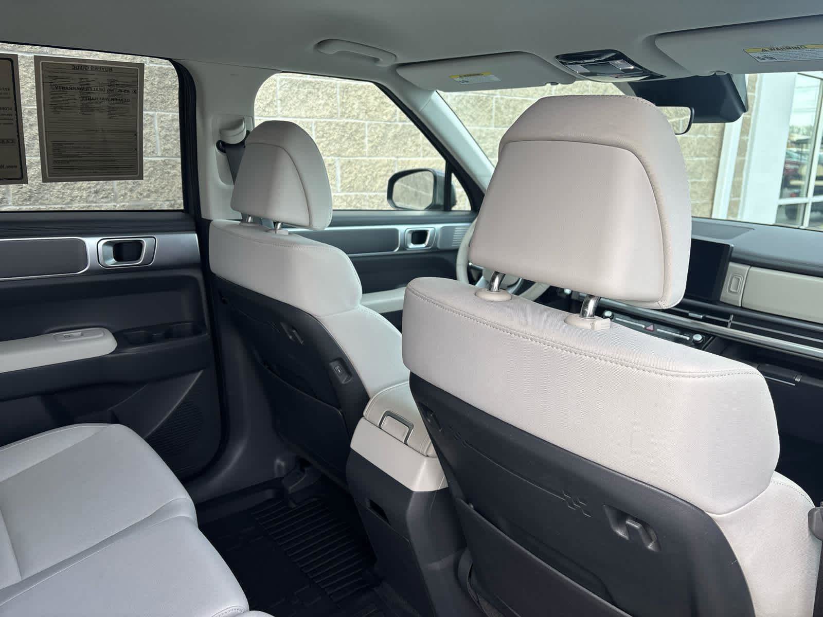 Used 2025 Hyundai Santa Fe SE image 23