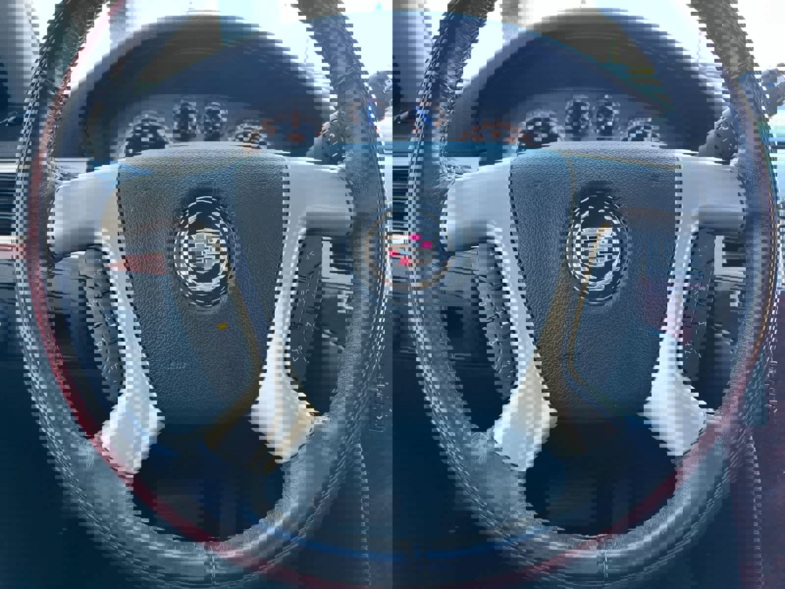 Used 2014 Cadillac Escalade Luxury image 24