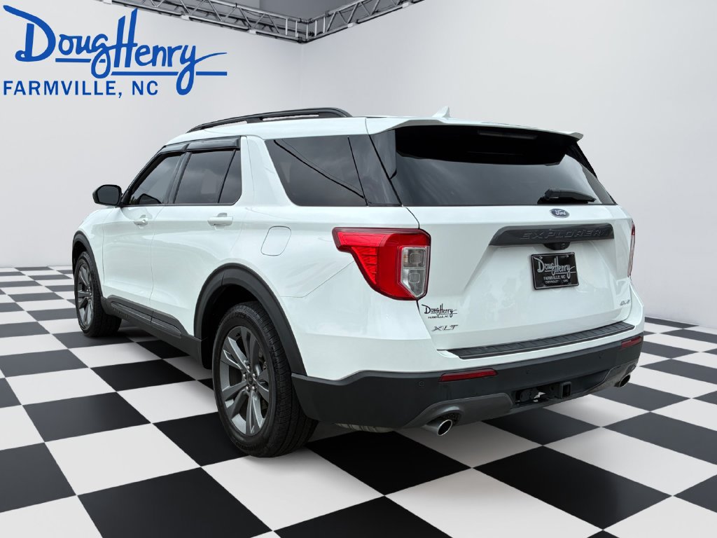 Used 2021 Ford Explorer XLT w/ Equipment Group 202A AWD/4WD image 3