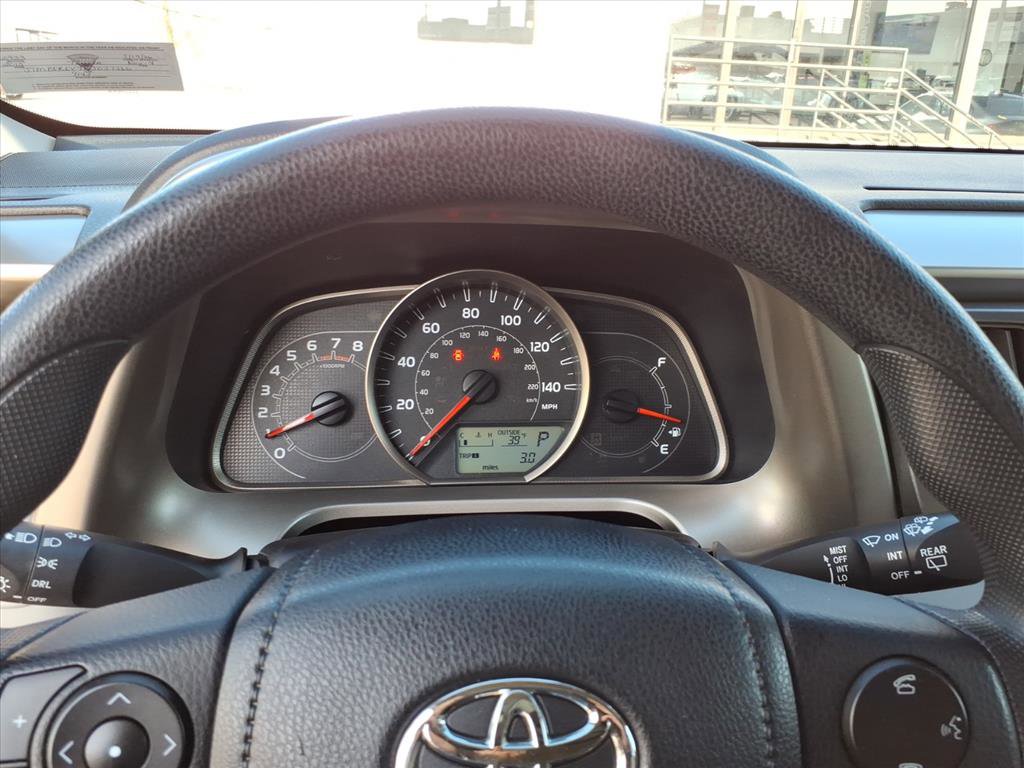 Used 2015 Toyota RAV4 LE image 18