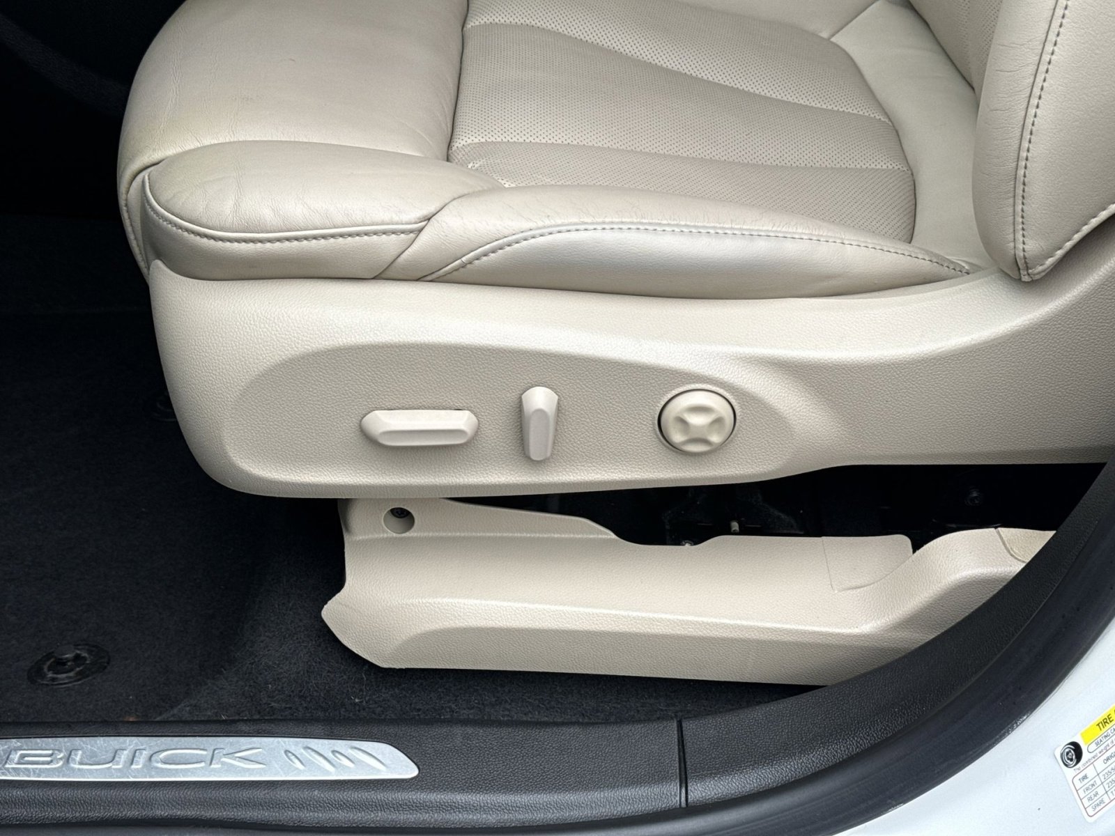 Used 2017 Buick Envision Premium w/ Driver Confidence Package AWD/4WD image 14