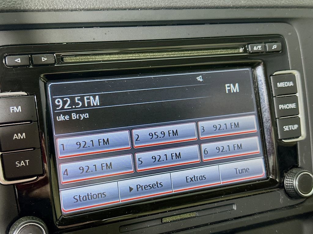 Used 2015 Volkswagen Jetta SE FWD image 28