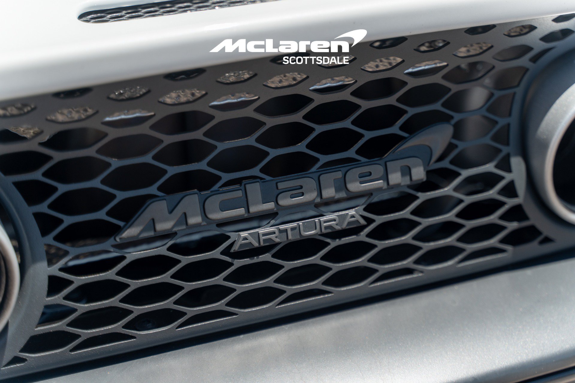Used 2026 McLaren Artura RWD image 23
