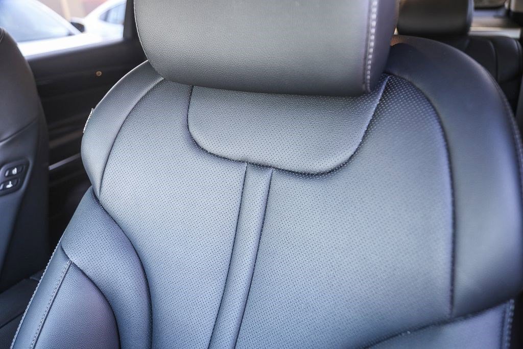 Used 2025 Genesis GV80 2.5T Standard image 25