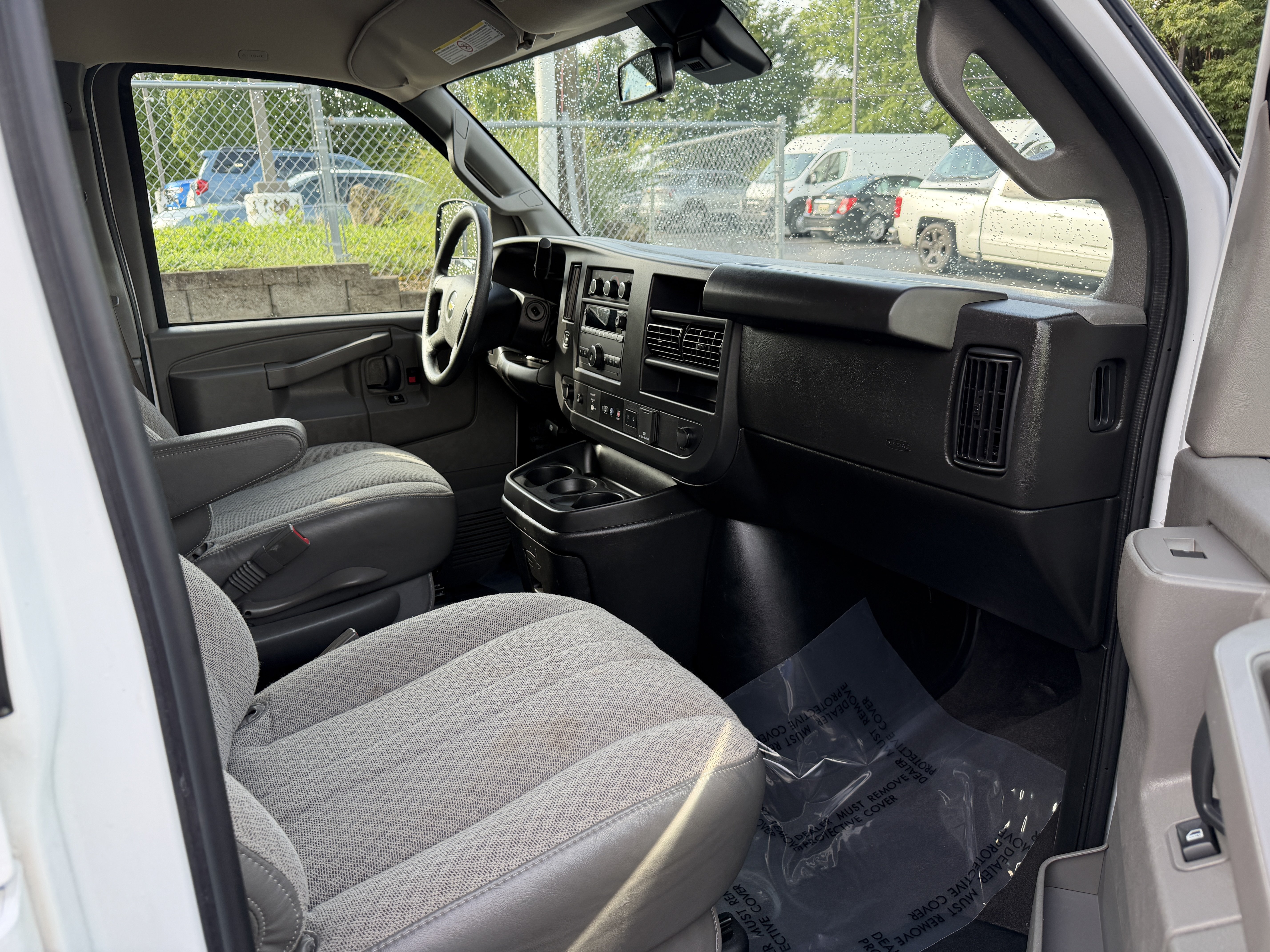 Used 2025 Chevrolet Express 3500 LT w/ LT Preferred Equipment Group RWD image 21