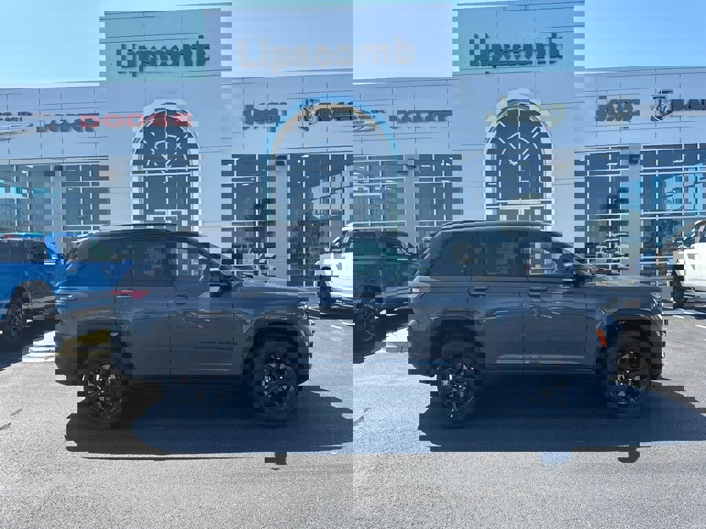 New 2025 Jeep Grand Cherokee Altitude