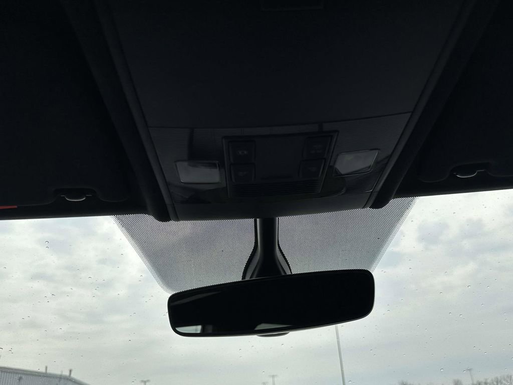 Certified 2023 Volkswagen Atlas Cross Sport SE image 31