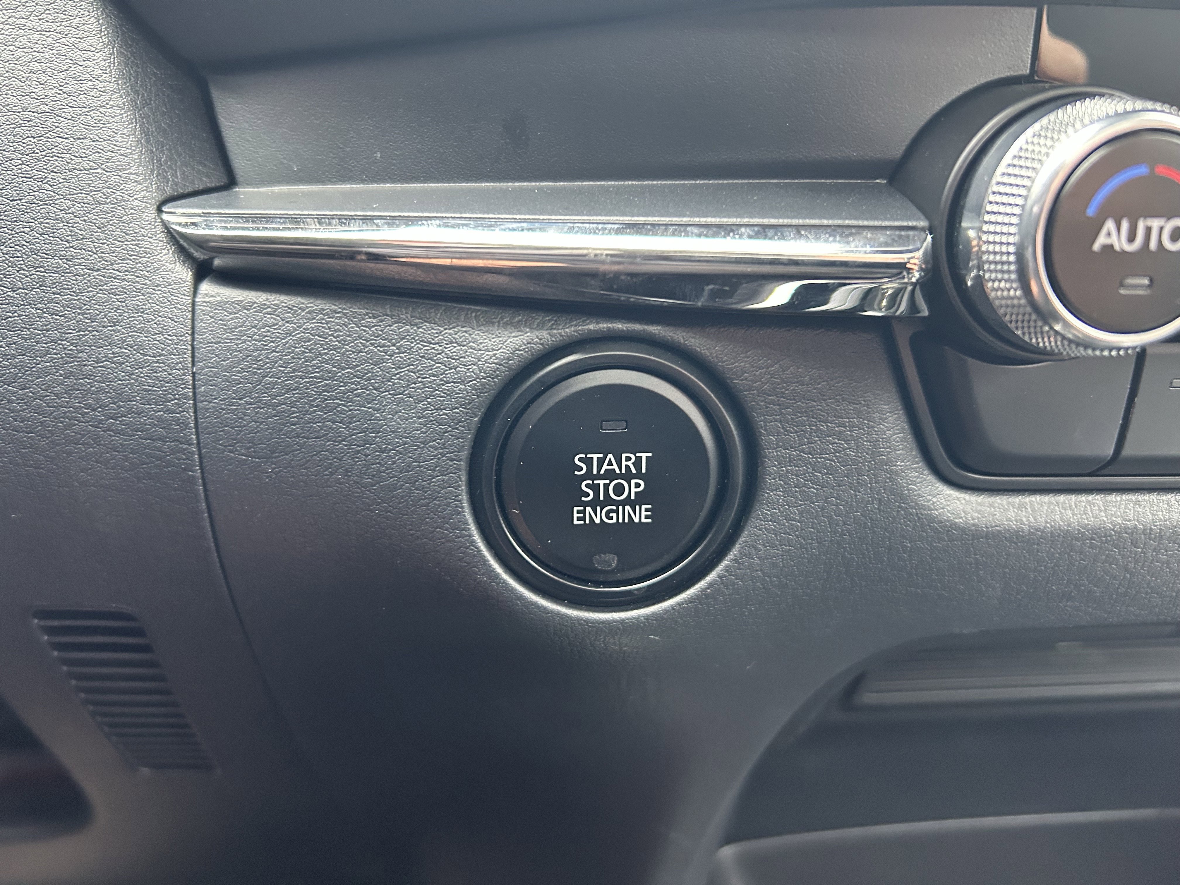 Certified 2025 MAZDA CX-30 AWD 2.5 S w/ Preferred Package image 17