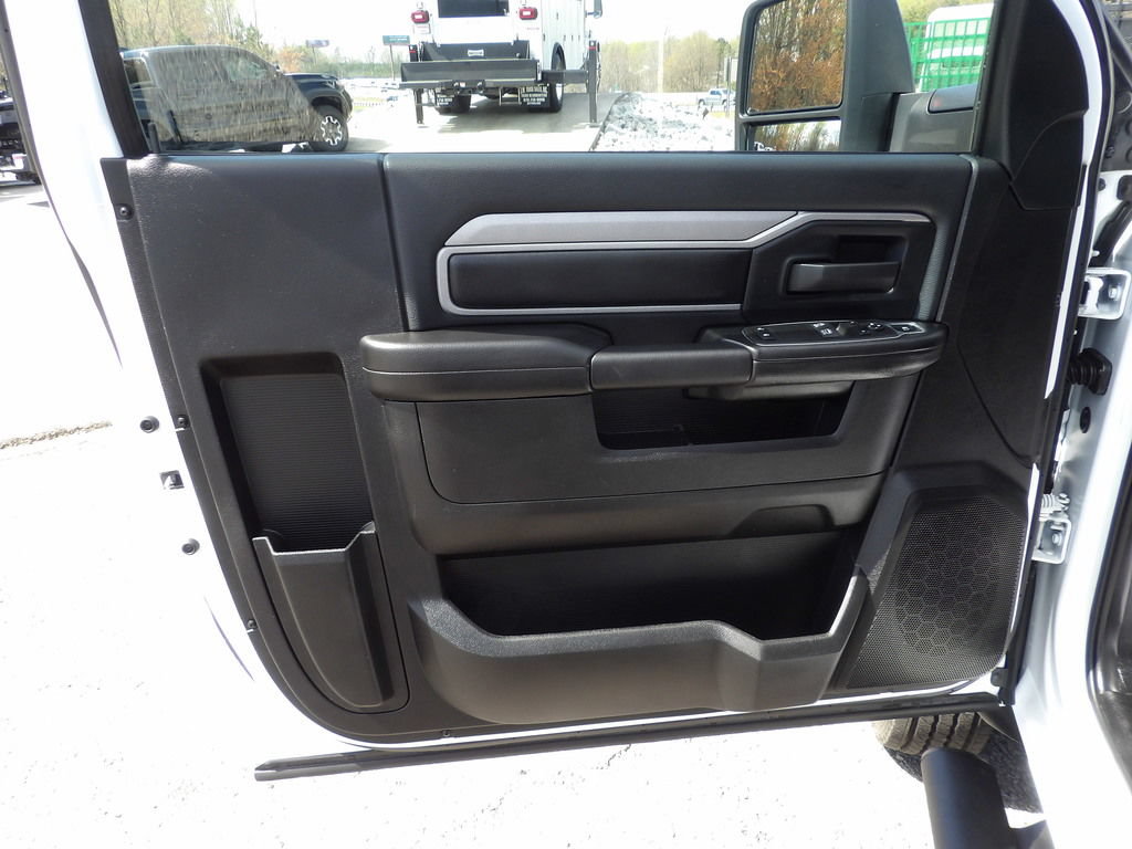 Used 2024 RAM 4500 Tradesman RWD image 26