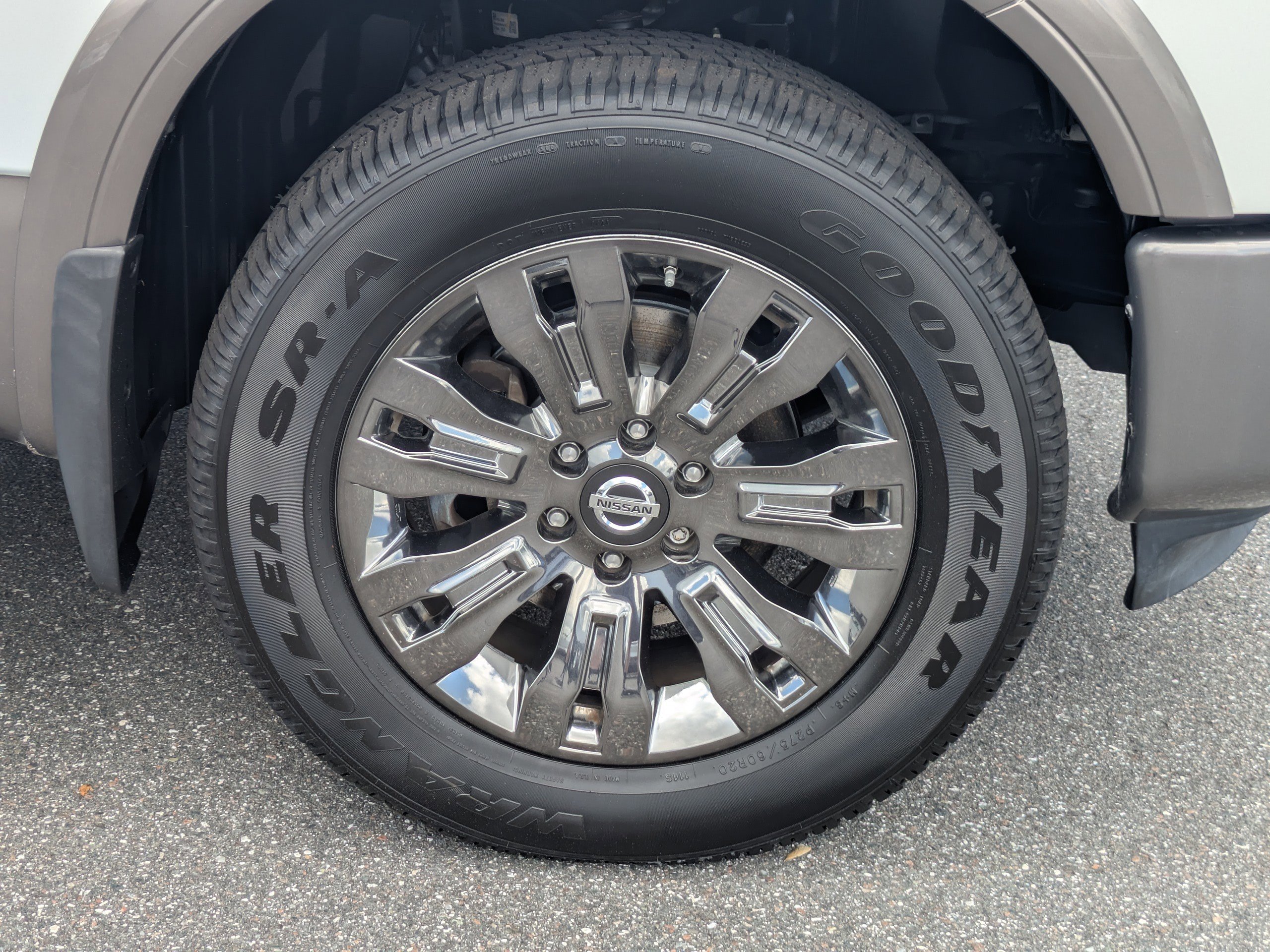 Used 2018 Nissan Titan Platinum Reserve w/ Platinum Utility Package AWD/4WD image 11
