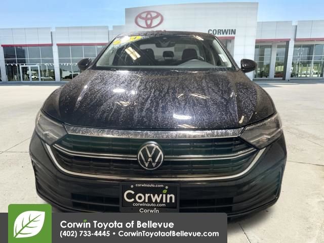 Used 2024 Volkswagen Jetta SE image 8