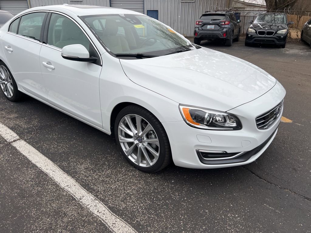 Used 2016 Volvo S60 T5 Inscription Platinum image 2