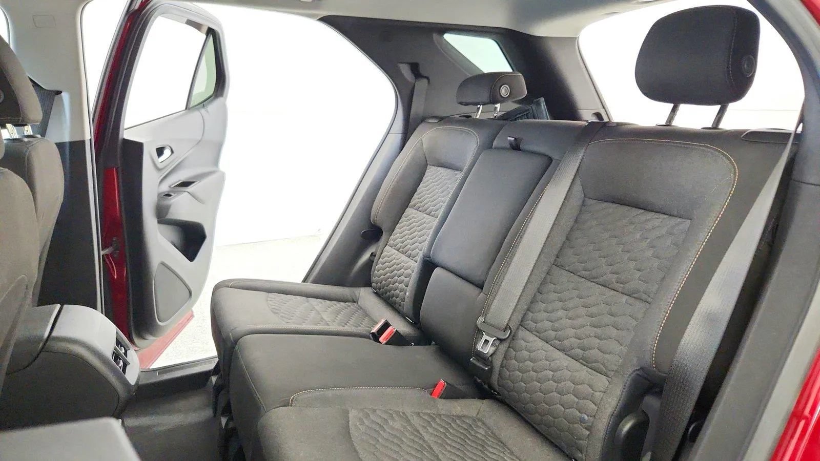Used 2020 Chevrolet Equinox LT FWD image 23