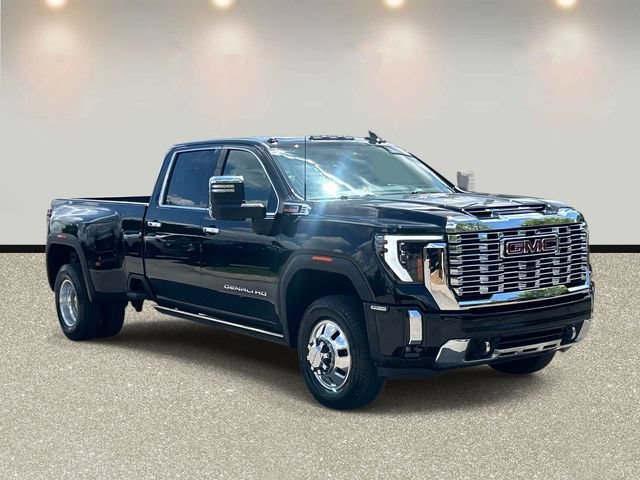 Used 2025 GMC Sierra 3500 Denali w/ Denali Reserve Package AWD/4WD image 3