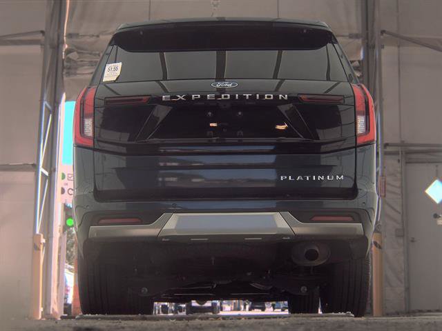 Used 2025 Ford Expedition Platinum w/ Driver's Package AWD/4WD image 7