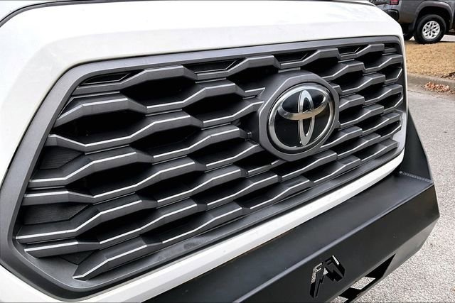Used 2018 Toyota Tacoma SR5 image 28