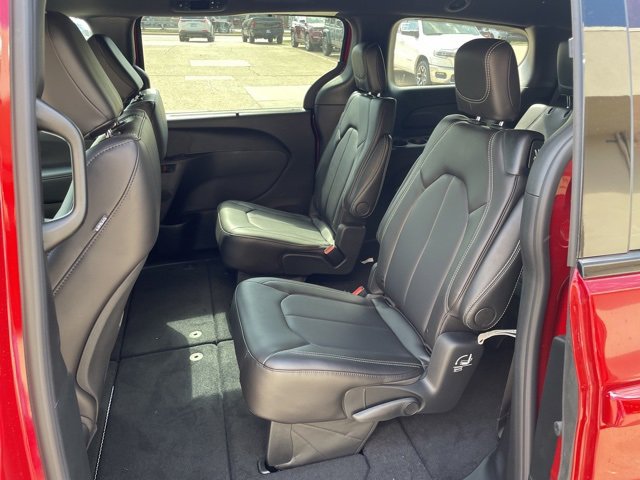 New 2026 Chrysler Pacifica Select image 10