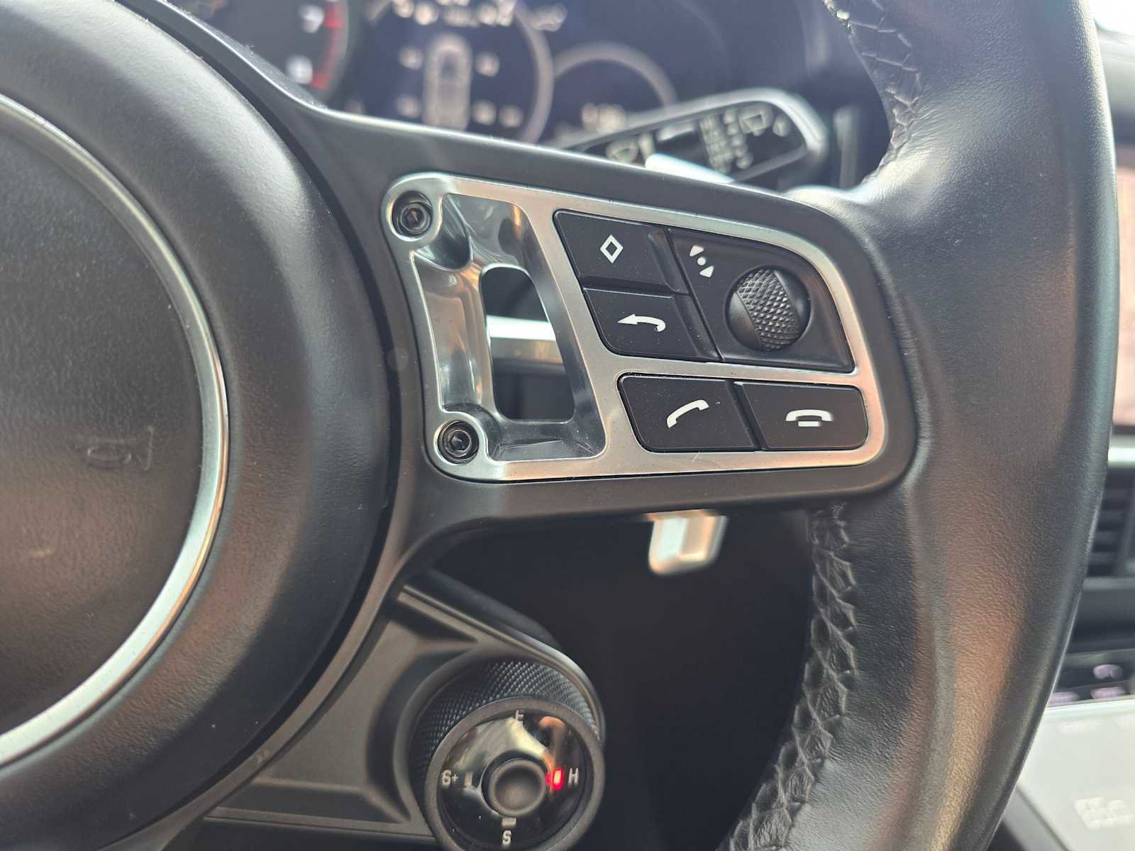 Used 2021 Porsche Cayenne Turbo S image 31