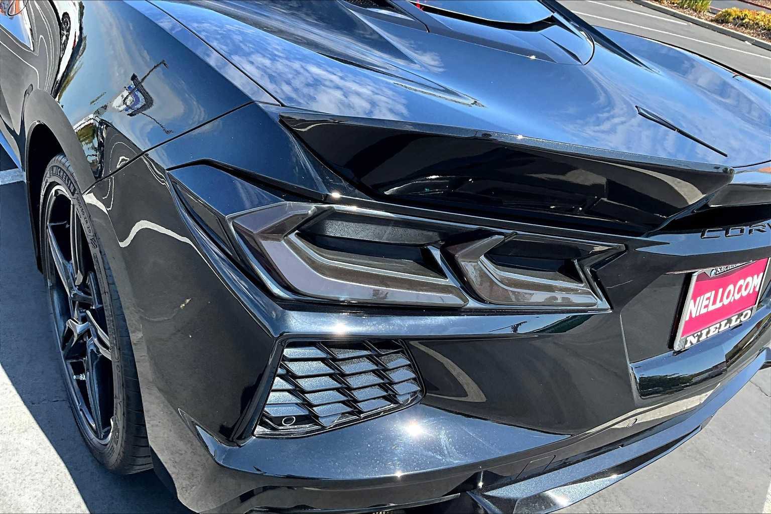Used 2023 Chevrolet Corvette Stingray Premium Cpe w/ Z51 Performance Package image 29