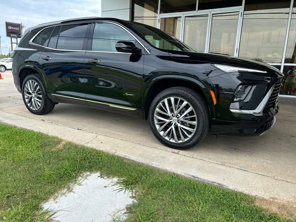 Used 2026 Buick Enclave Avenir w/ Super Cruise Package FWD image 2
