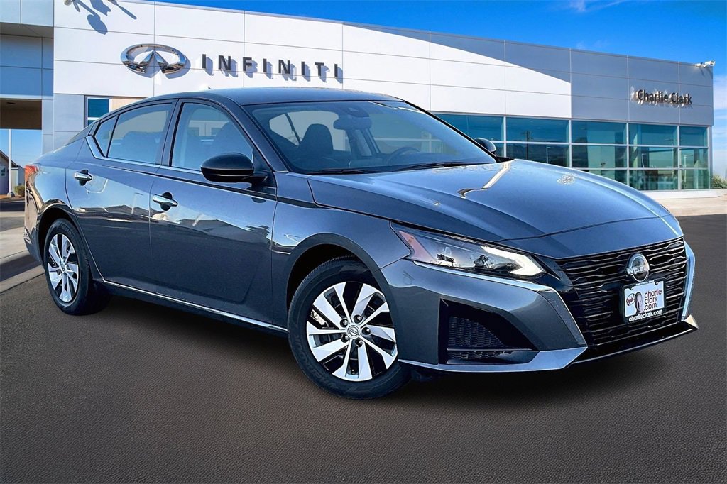 Used 2025 Nissan Altima 2.5 S image 11