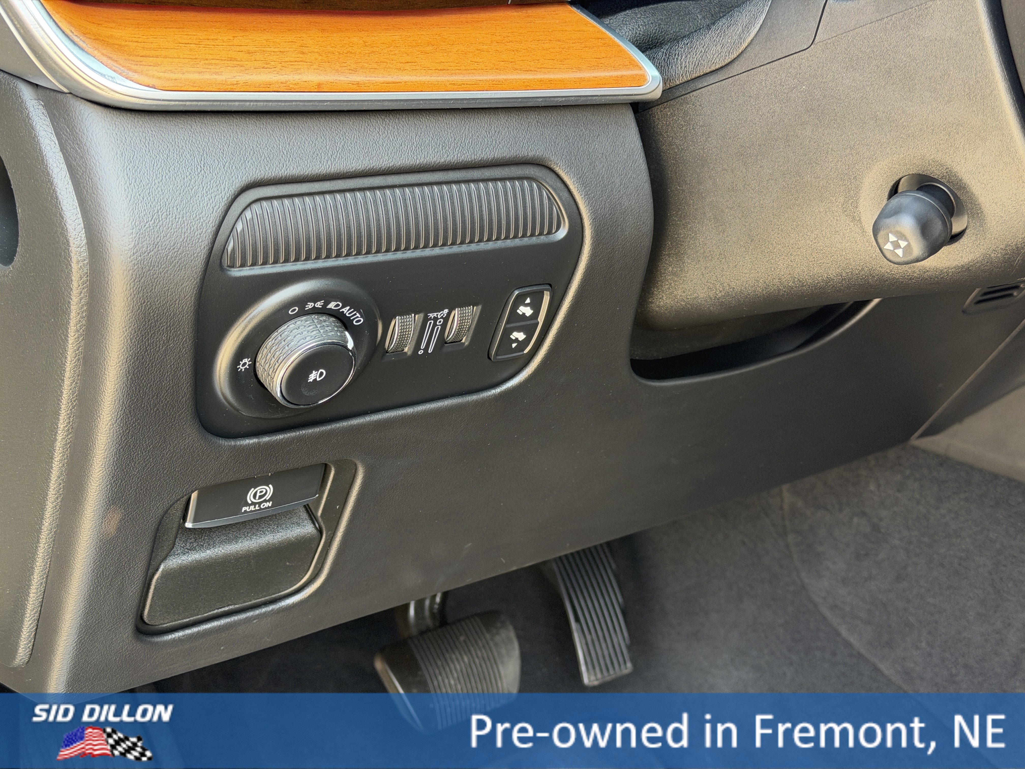 Used 2023 Jeep Grand Wagoneer Series III AWD/4WD image 14